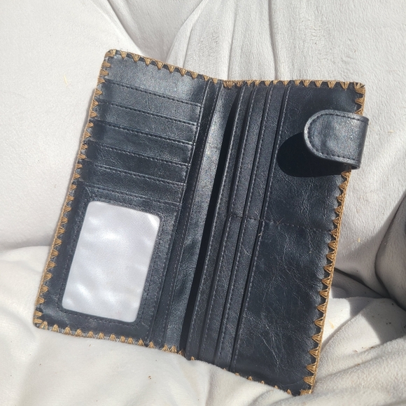 Embroidered Leather Wallet - Picture 2 of 3